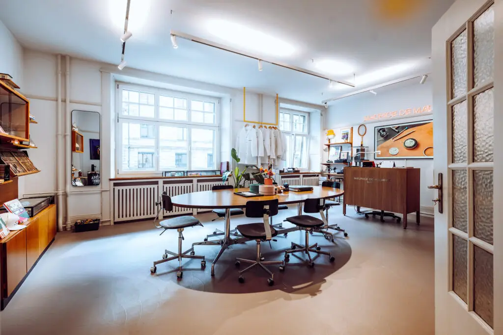 The long table in the atelier on Rämistrasse in Zürich